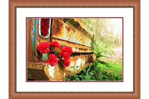 Molduras por medida | Moldura Bichada com friso dourado | Quadro pronto