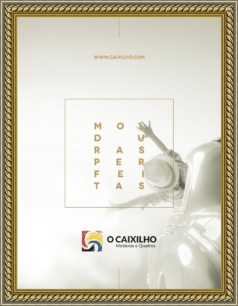 Moldura dourada trabalhada para as fotos e diplomas nas medidas standard do mercado.